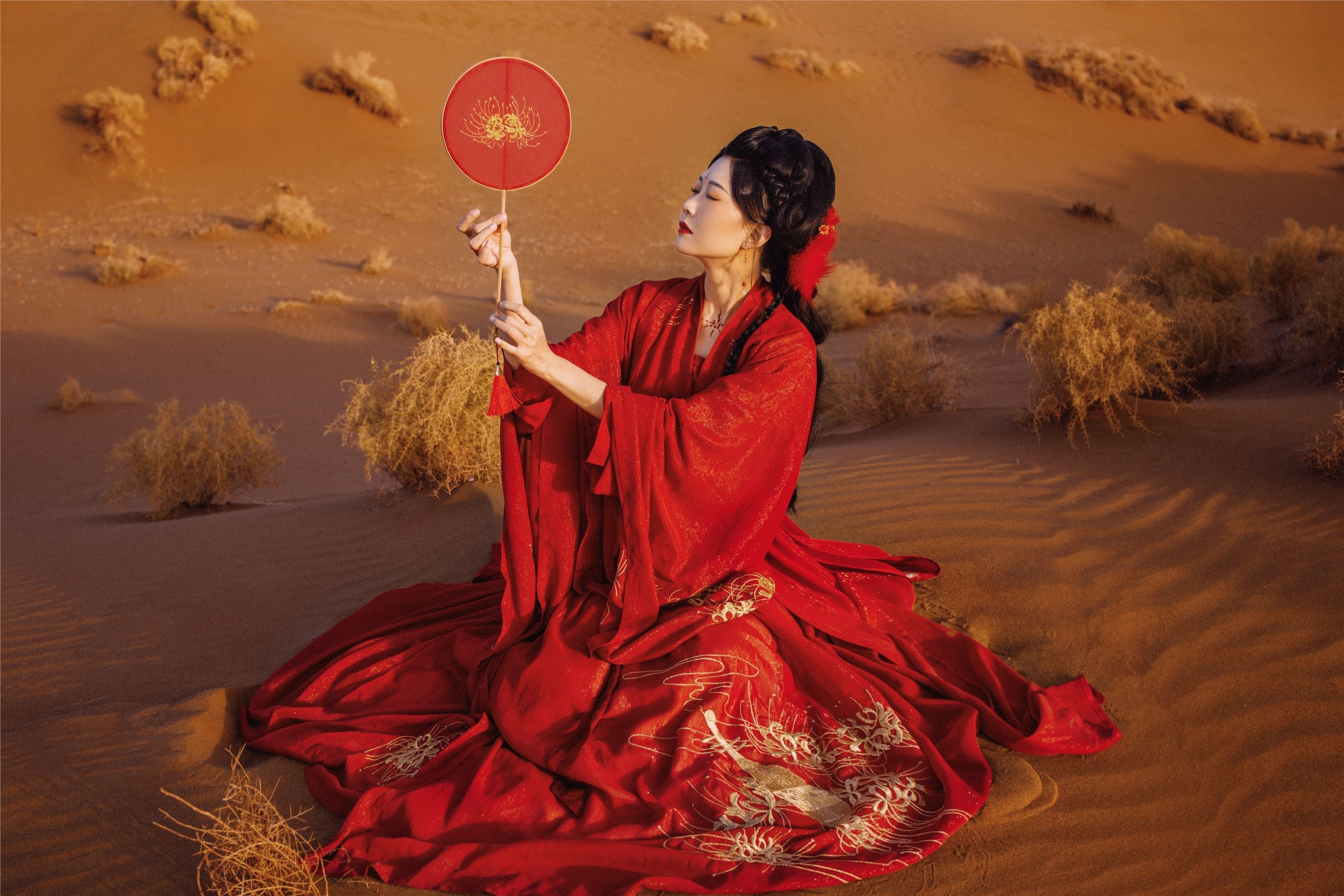 YITUYU艺图语 2021.09.08 漠上行 兔小白